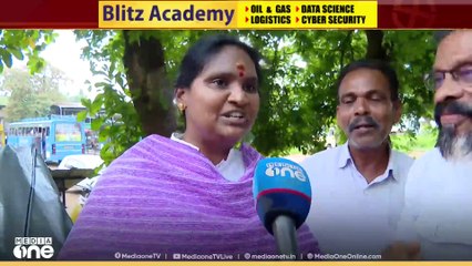 പാട്ട് പാടി വോട്ടുറുപ്പിക്കാൻ രമ്യ ഹരിദാസും; നിലമ്പൂരിൽ തെരഞ്ഞെടുപ്പ് അങ്കം മുറുകുന്നു