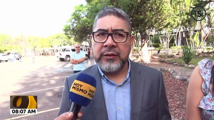 Hondureña pide oportunidad de empleo para ayudar a su madre que padece de cáncer