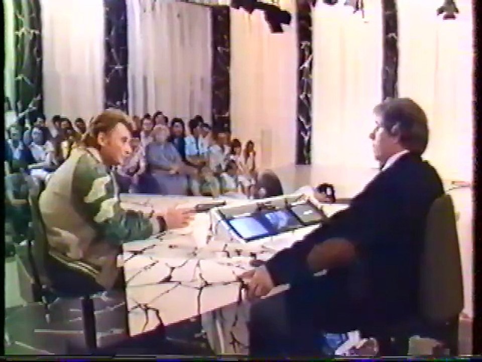 04 09 1987 -  Nulle part ailleurs  Canal+-Johnny Hallyday est l'invité pour la promo de Bercy