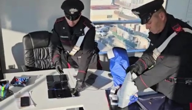 Caf abusivo per finte assunzioni di immigrati: arrestati 5 napoletani in trasferta a Livorno (04.06.25)