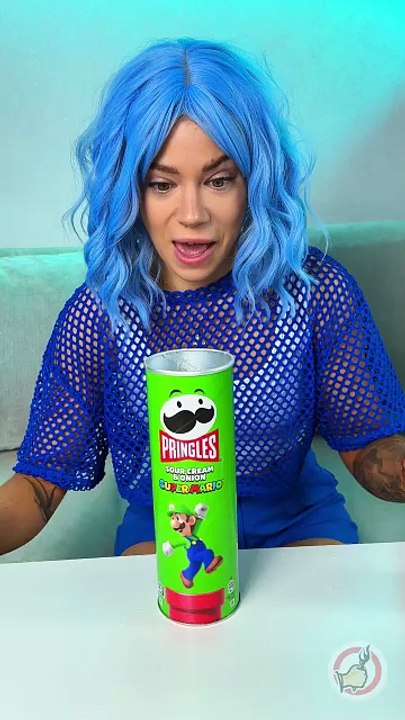 Smart American Trick: Candy Hidden in Chip Bag!🤫🍟 #pranks #usa