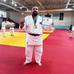 Milli para judocu 19 Mart eylemlerine katıldığı için milli takımdan çıkarıldı