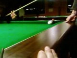 Marie joue au billard