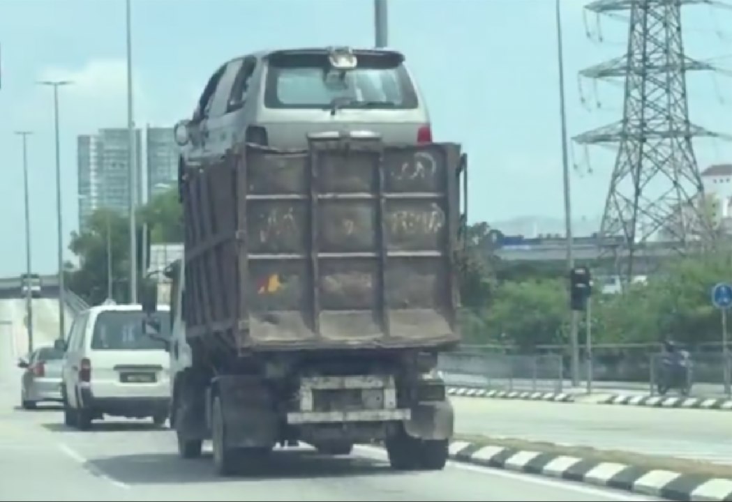 无车牌罗里载休旅车