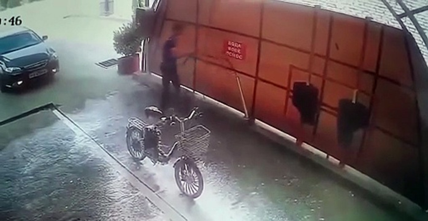 Jet Wash Turns Into Jet Run! 🚴‍♂️💨 The E-Bike had other plans