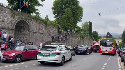 Fumo alla Scuola Donadoni: Evacuazione in Città Alta 🚒