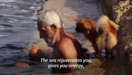 'The sea rejuvenates you': Cubans defy aging by diving in