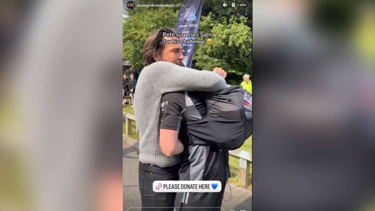 Pete Wicks surprising Sam Thompson this morning during his Match Ball Challenge