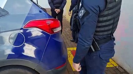 Com moto paraguaia e placa brasileira, jovem é abordado e detido por adulteração