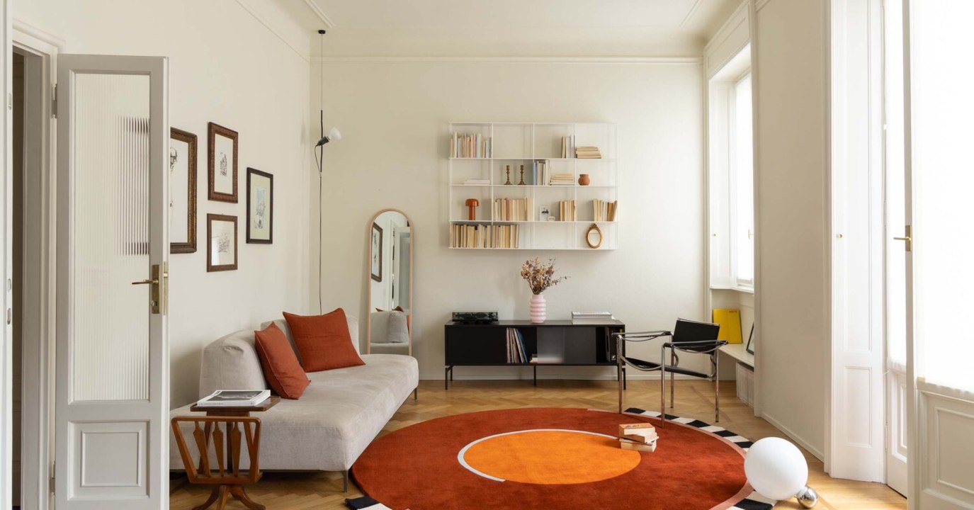 La veste moderna per una casa stile 'vecchia Milano'