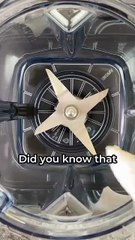 Indulge in this creamy, chocolatey avocado smoothie that’s packed with fiber and under 300 calories! 🥑🍫✨