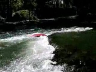 Chandelle arrière en kayak à Saint Pierre de Boeuf