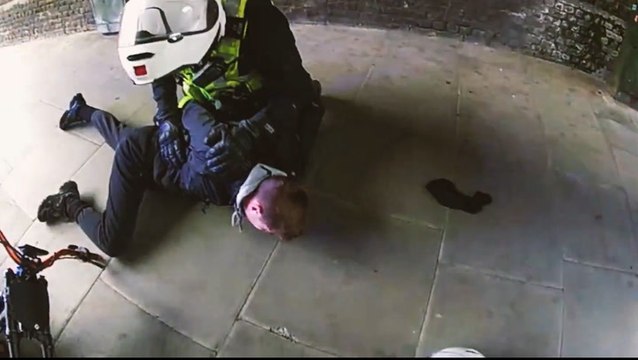 Watch: Police helicopter chases mobile phone thief through London