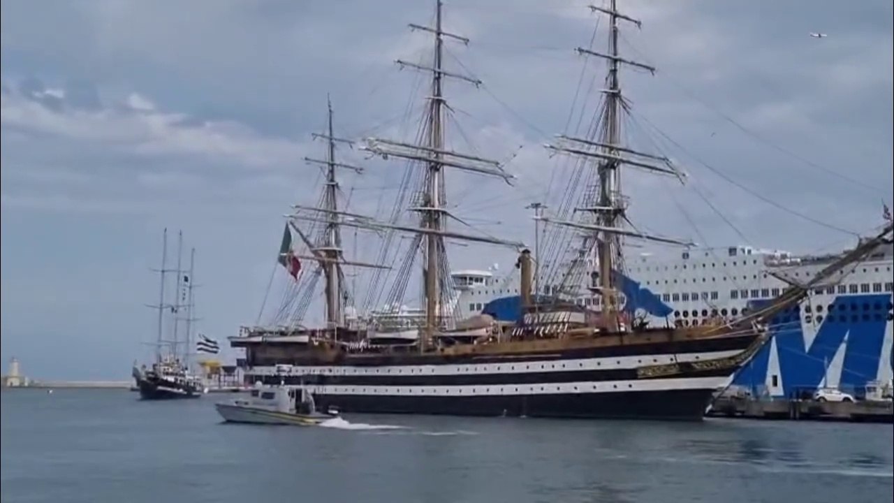 Nave Vespucci a Livorno, alla scoperta del veliero della Marina simbolo del made in Italy nel mondo