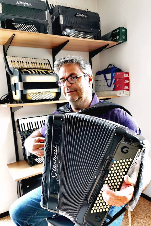 Beim Akkordeonbauer in Hohenstadt