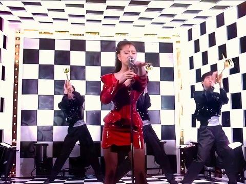 ｟2160/60+色彩｠中森明菜 【 TATTOO 】 エナメル赤