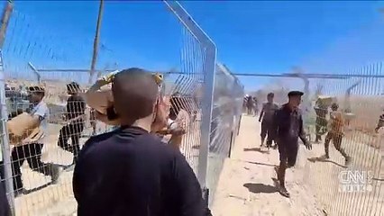 GAZZELİLER AÇLIKLA YÜZ YÜZE: Yardım yolları kapandı, merkezler susturuldu