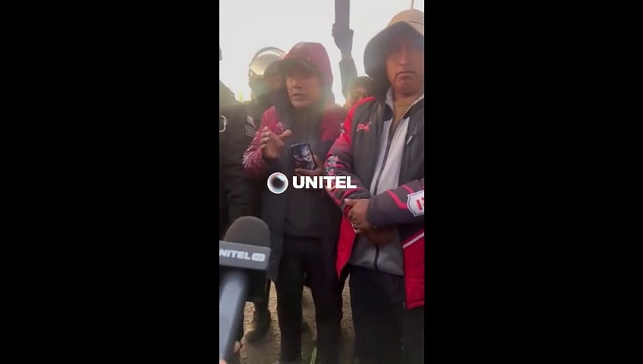 “¡No mientan a los bolivianos!”: Vecinos increpan al ministro de Gobierno por el incremento de precios de la canasta familiar