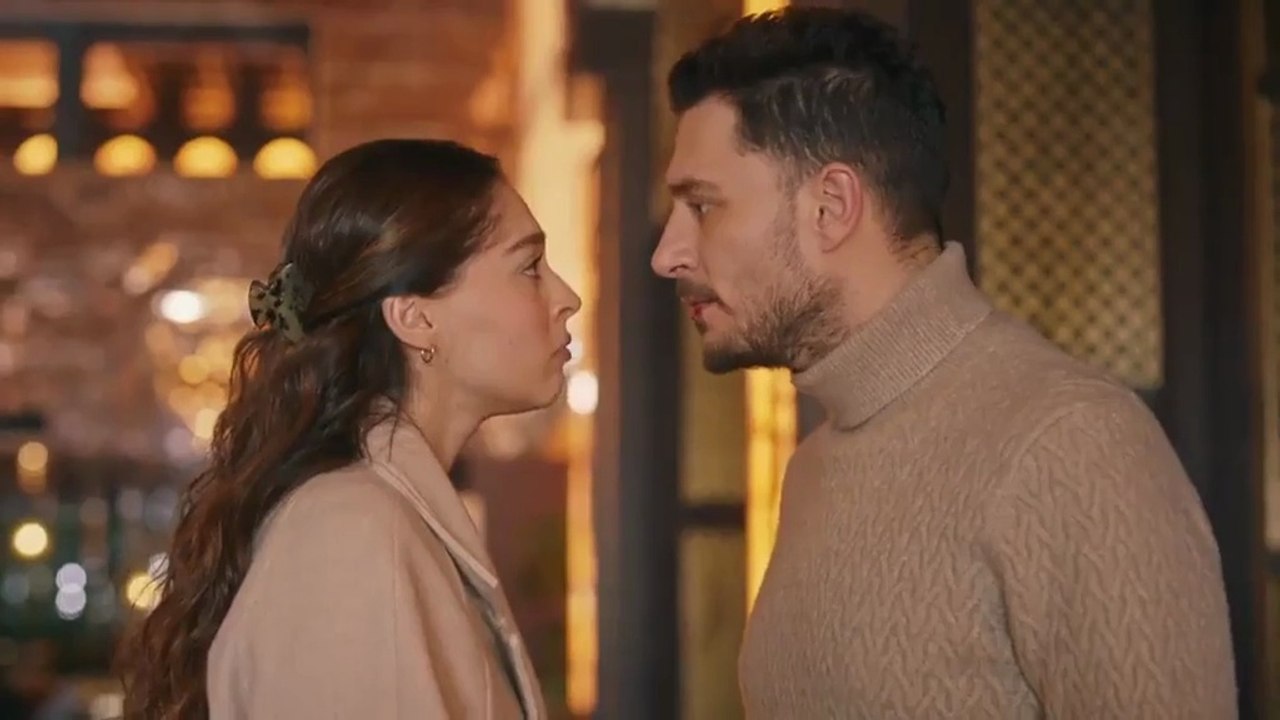 35. Lost In Love ❤️ Perdidos En El Amor. Capítulo 35 Audio ESPAÑOL HD. (Sakla Beni). Con Uraz Kaygılaroğlu, Cemre Baysel, Asude Kalebek, Baran Bölükbasi.
