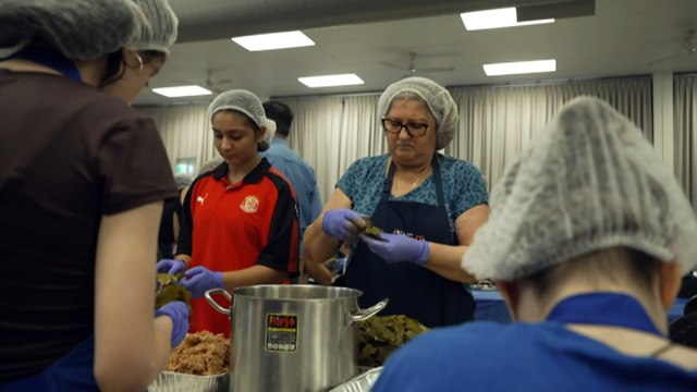 Greeks in the top end roll up their sleeves to feed thousand attending the annual ‘Glenti’
