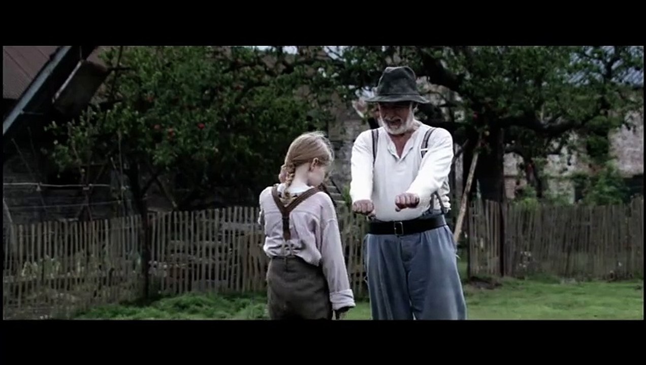 Survivre avec les loups | movie | 2007 | Official Trailer