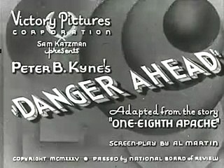 🚓 Danger Ahead (1935) | Smugglers, Schemes & Fast-Talking Reporters 🕵️‍♂️ #fullmovie #classicmovies