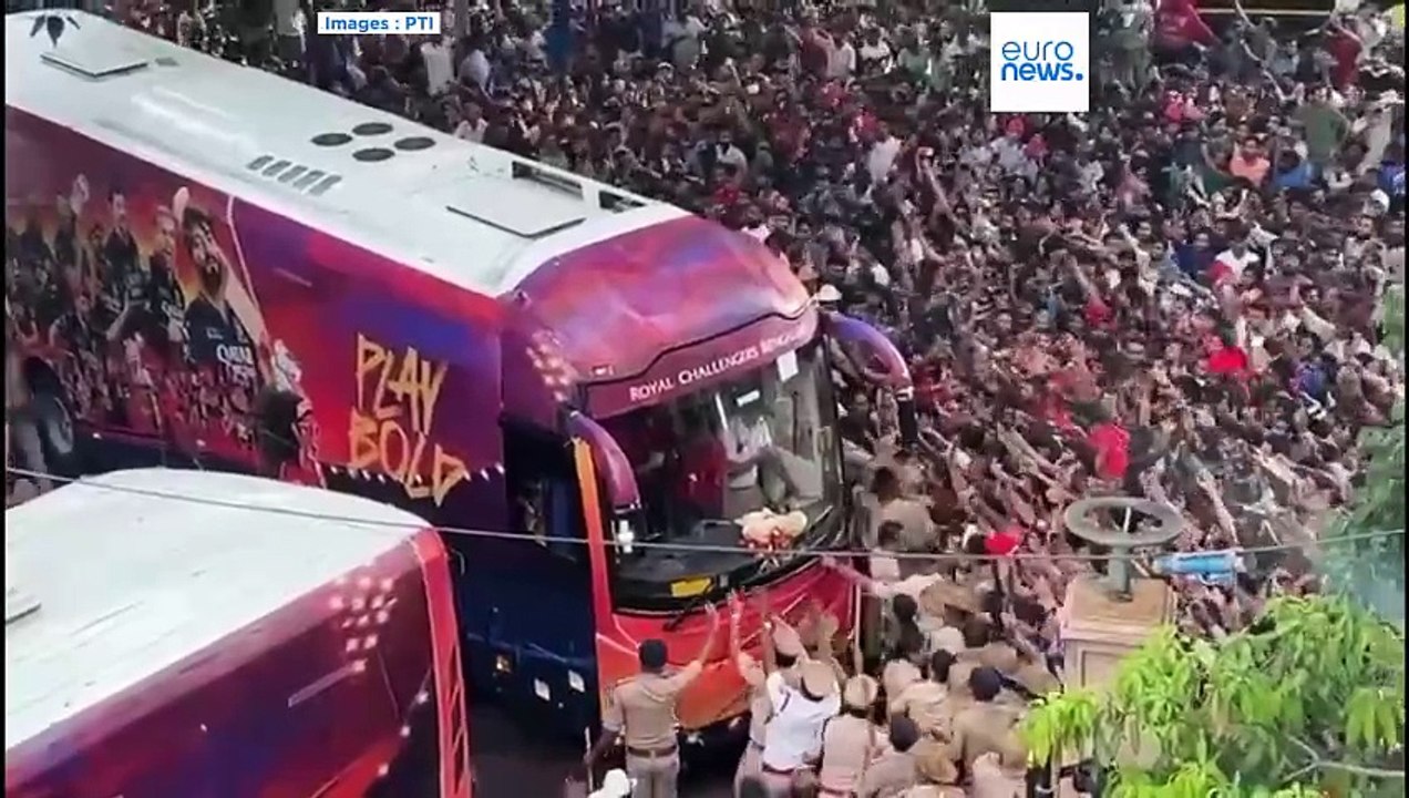 Bousculade à l'extérieur d'un stade de cricket...