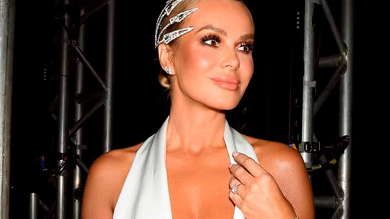 إطلالة أماندا هولدن الجريئة في نهائي Britain's Got Talent تثير الجدل والثناء