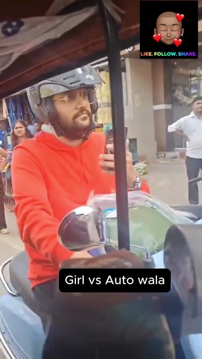 Road rage b/w A lady and auto driver in Banglore KA. (I think lady was right,auto wale kafi rash driving karte h ) . . . .