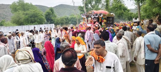 संत की अंतिम यात्रा में उमड़ा जनसैलाब