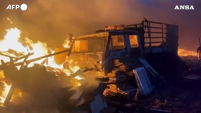 Cisgiordania, i coloni israeliani appiccano incendi nei villaggi palestinesi