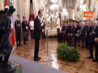 "Carabinieri nella tormenta", la statuetta in dono a Mattarella per l'anniversario dell'Arma