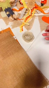 DIY Rustic Napkin Holder via: @lainytavaresAdd a touch of charm to your table with this DIY rustic napkin holder! It’s an easy project that combines functionality with farmhouse style—perfect for cozy kitchens or outdoor gatherings.