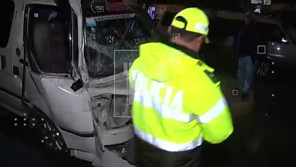 ¡Chocaron en un surtidor! Violenta colisión entre un trufi y camión deja una mujer herida en Cochabamba