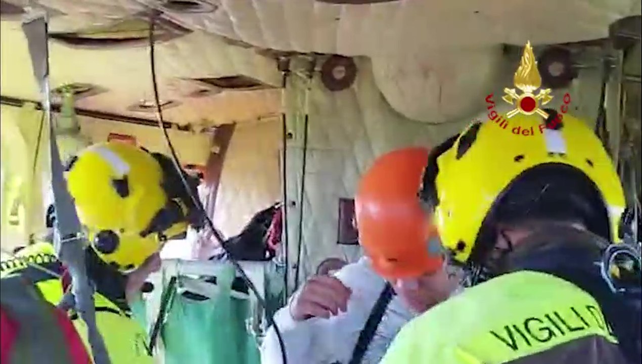 Cerzeto (CS), giovane escursionista si perde in montagna: salvato dai Vigili del fuoco (05.06.25)