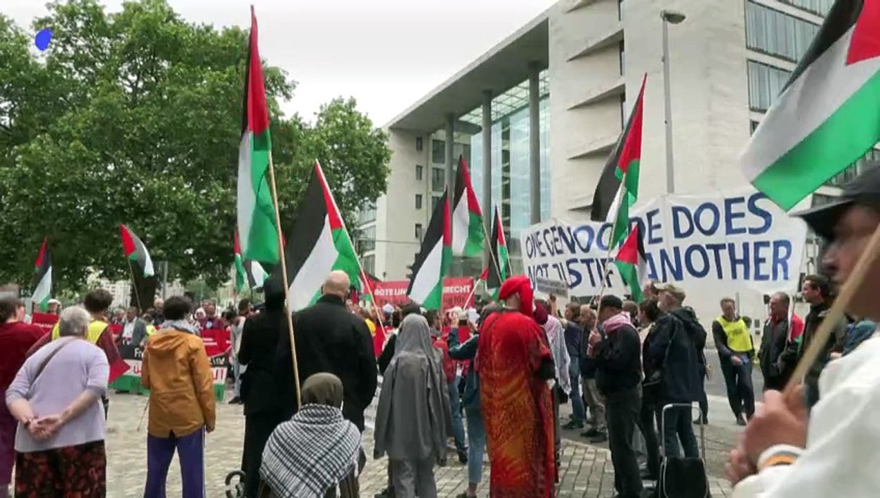 Protest gegen Israels Vorgehen im Gazastreifen vor Auswärtigem Amt
