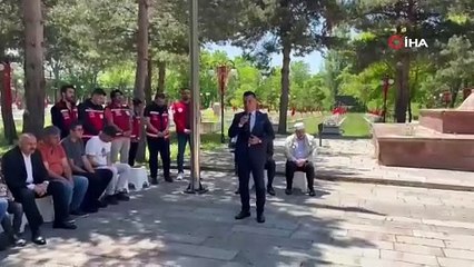 Arife Gününde dualar şehitler için yükseldi