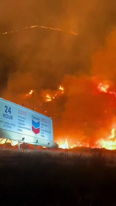 Reportan fuerte incendio forestal en California