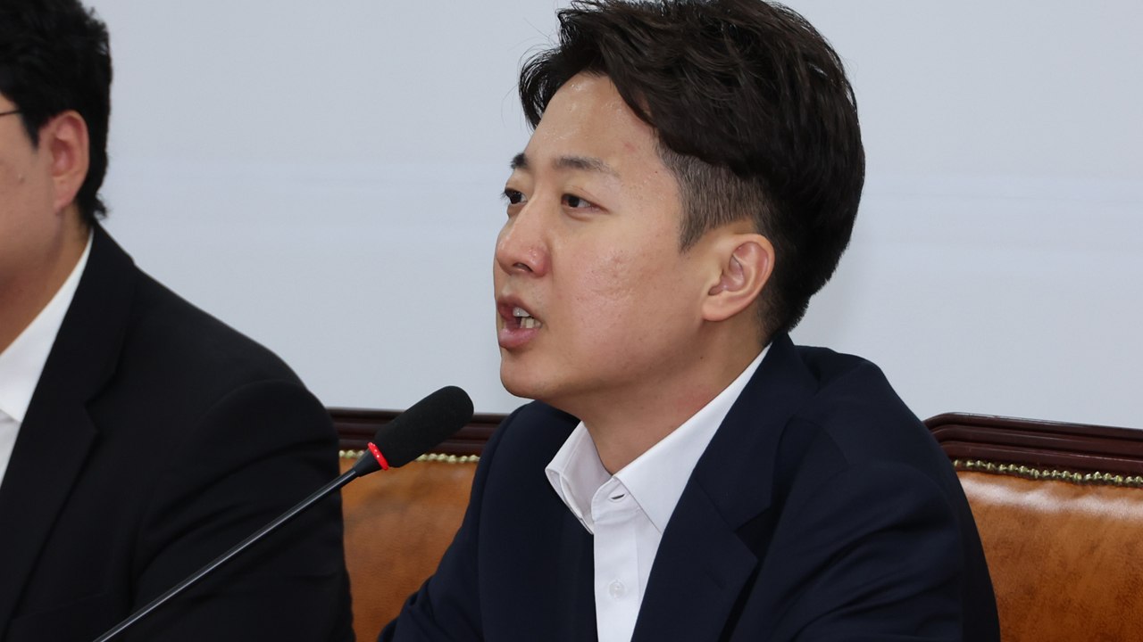 이준석 "책임 회피 안 해"...당 대표 출마 시사 / YTN