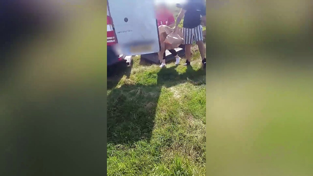 'Hero' praised after stopping suspected fly-tippers from trashing Peak District beauty spot