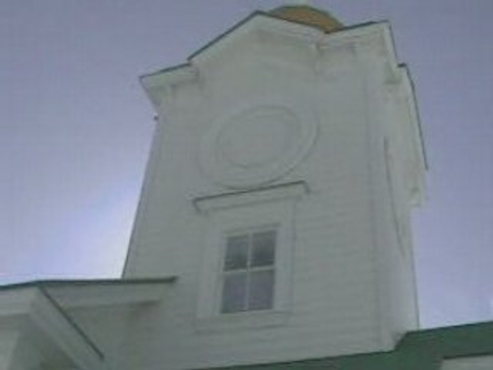 la iglesia con cementerio.