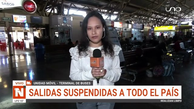 “¡No hay salidas a ningún lado!”, letrero en la Terminal de Buses en Cochabamba
