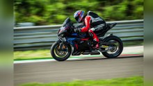 2025 BMW M1000RR – The king of superbikes is back and stronger