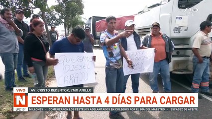 ESPERAN MÁS DE 4 DÍAS PARA CARGAR COMBUSTIBLE