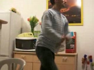 Momix qui fait de la tecktonik session 2