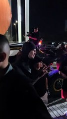 ¡Así recorrió Farruko las calles de Caracas junto a Louis BPM!