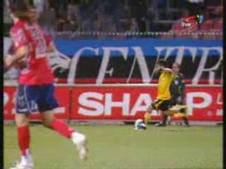 AEK scores 2nd goal against Panionios