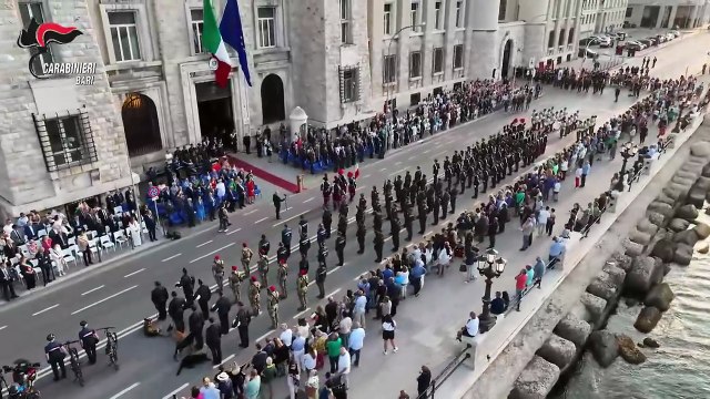 Bari:l 211° Anniversario dell'Arma dei Carabinieri dal Lungomare Nazario Sauro