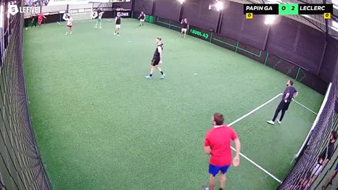 Papin Gaudin - Leclerc Challans 05/06 à 19:36 - Football Terrain 2 (LeFive Challans)