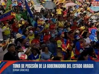 Pdte. Maduro acompaña a Joana Sánchez en su imposición de la banda gubernamental del estado Aragua
